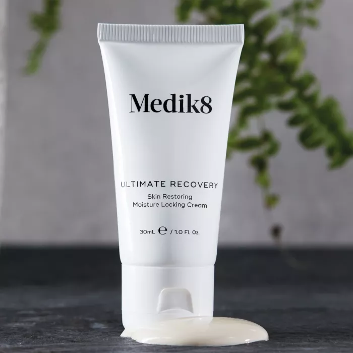 КРЕМ ДЛЯ ОБЛИЧЧЯ ВІДНОВЛЮВАЛЬНИЙ ULTIMATE RECOVERY™ MEDIK8