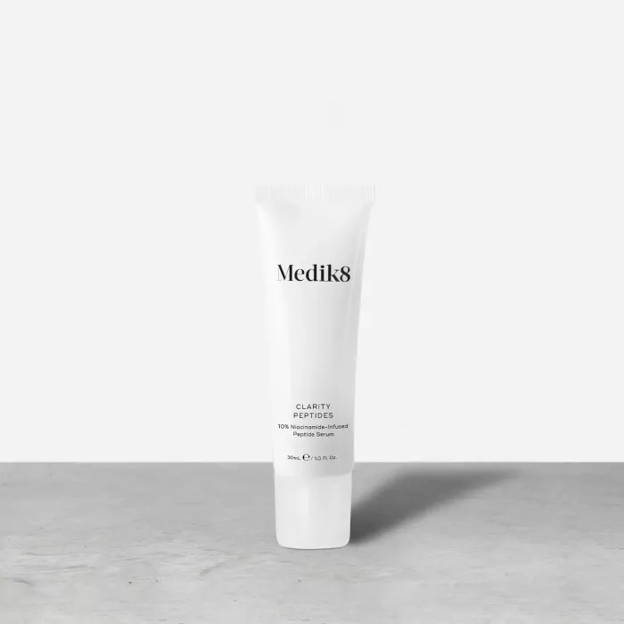 СИРОВАТКА З НІАЦИНАМІДОМ 10% CLARITY PEPTIDES™ MEDIK8
