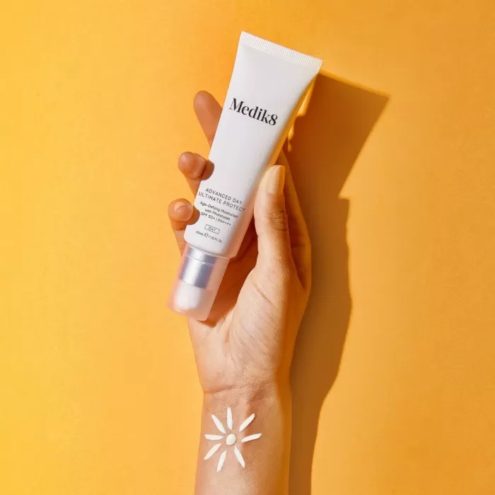 ADVANCED DAY ULTIMATE PROTECT™ MEDIK8